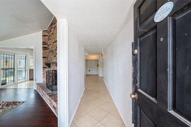 Foto del edificio - 15722 Corsair Rd