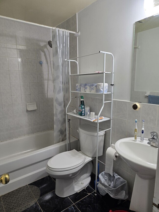 Photo du bâtiment - 7 Mulock Av