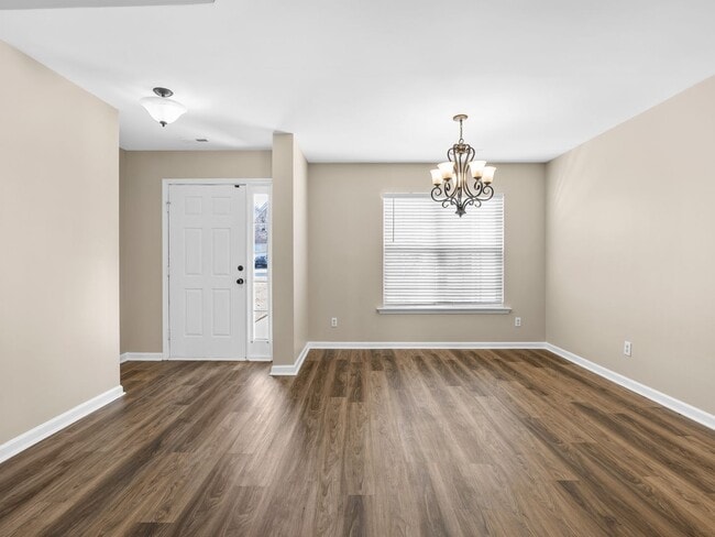 Building Photo - Beautiful 4 bedroom 2 bathroom house ready for you to call home!