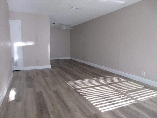 Building Photo - 8601 NW 35th St