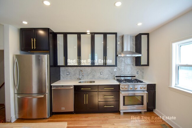 Building Photo - 36 Cedar St