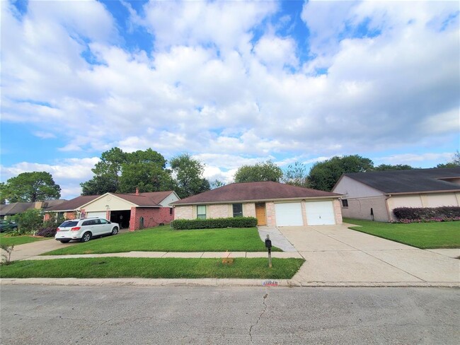 Building Photo - 11826 Guadalupe River Dr