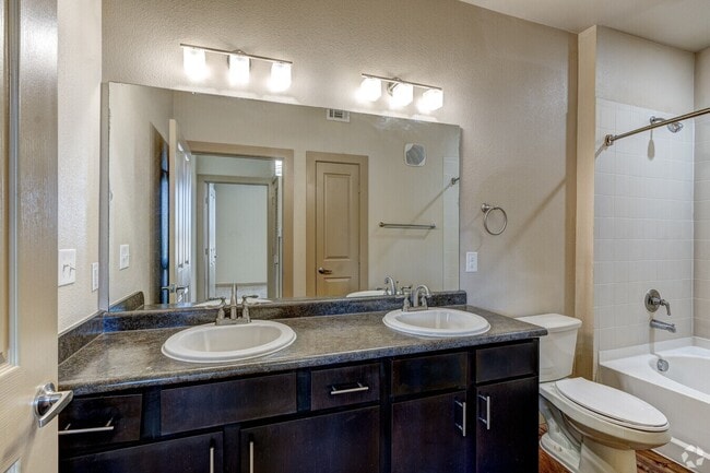 Building Photo - Light, Bright, Just Right