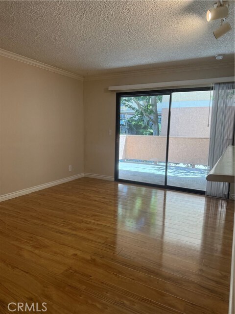 Foto del edificio - 10655 Lemon Ave