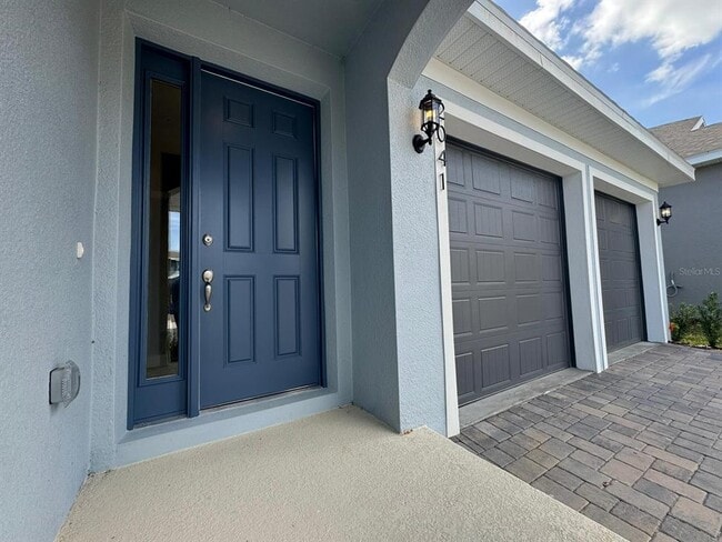 Building Photo - 2041 Axel St