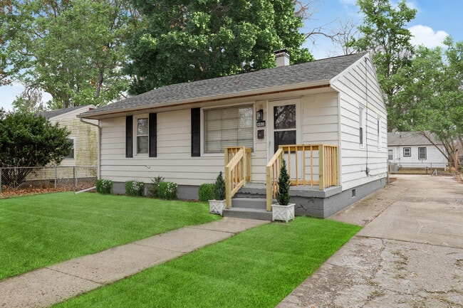 Building Photo - 903 N Gregory St