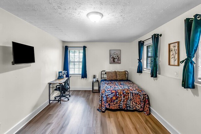 Foto del edificio - 1812 Wiggins Cir SW