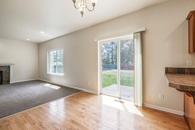 Building Photo - Great home in newer subdivision