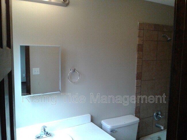 Foto del edificio - 112 4th Ln