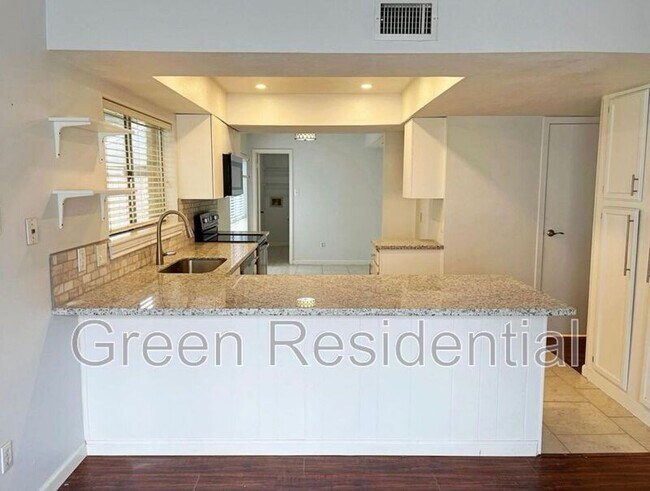 Building Photo - 14423 Cypress Leaf Dr