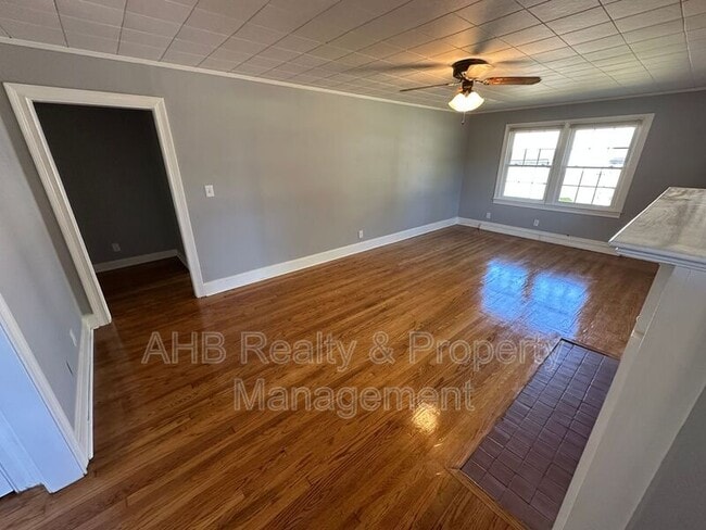 Foto del edificio - 528 Baldwin Rd