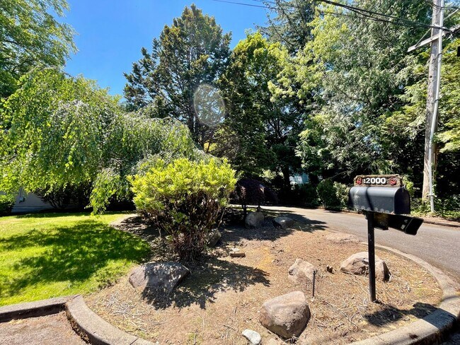Building Photo - 3 Bed 2 Bath Ranch House in Cedar Mill - E...