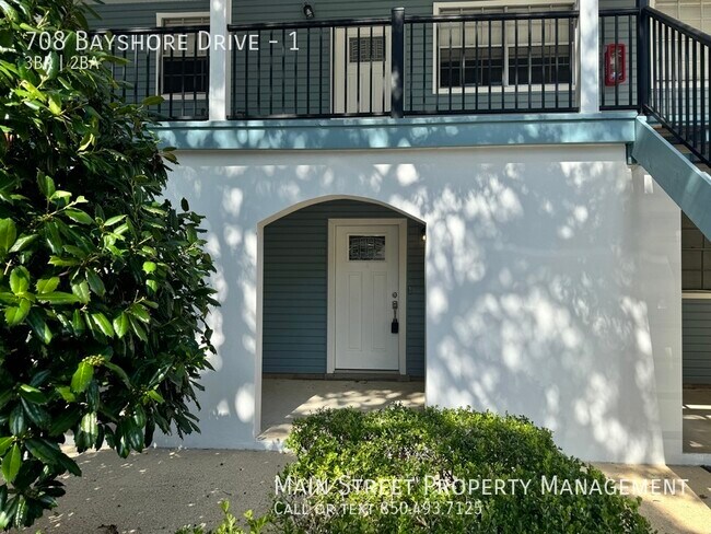 Foto del edificio - 708 Bayshore Dr