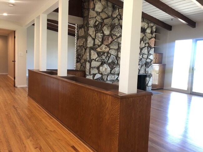 Building Photo - 4413 Don Felipe Dr