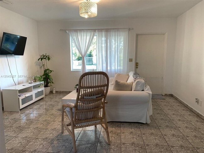 Foto del edificio - 2131 Arthur St