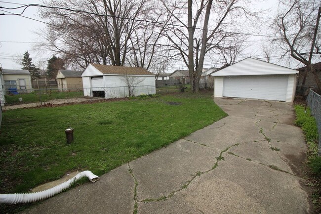 Building Photo - Rental Home in Eastpointe