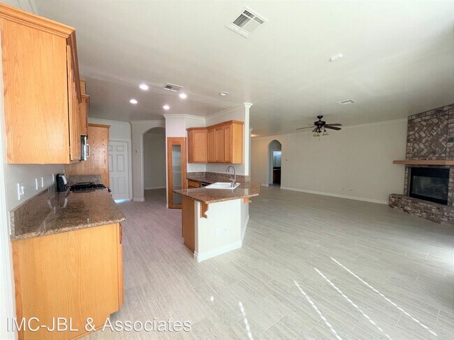 Building Photo - 4 br, 2 bath House - 21830 Bancroft Dr.