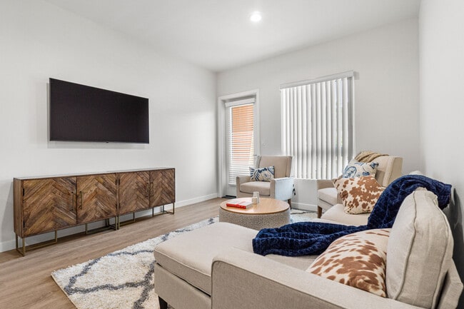 Building Photo - Pakeva