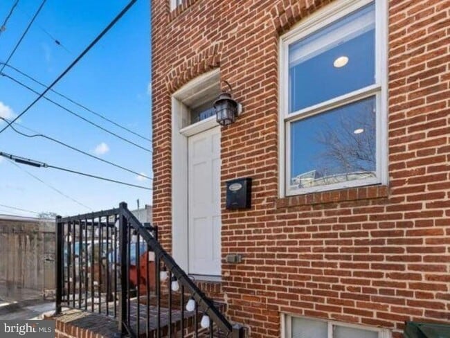 Building Photo - 2107 Lamley St