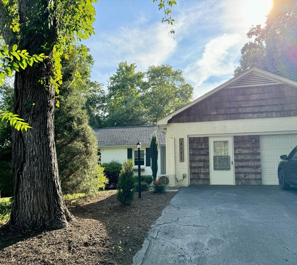Exterior Front View. Enter via garage door, flex room door or front door - 6111 Northlakes Dr