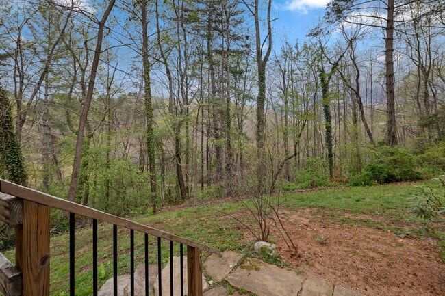 Building Photo - Sovereign Oaks Cabin