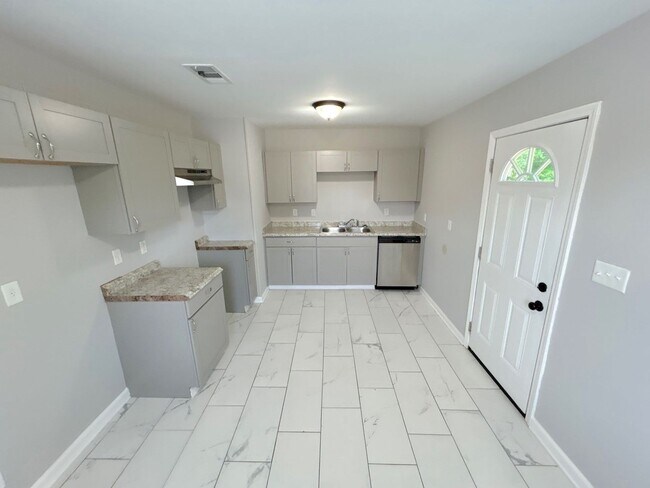 Foto del edificio - 3825 Glenburee St