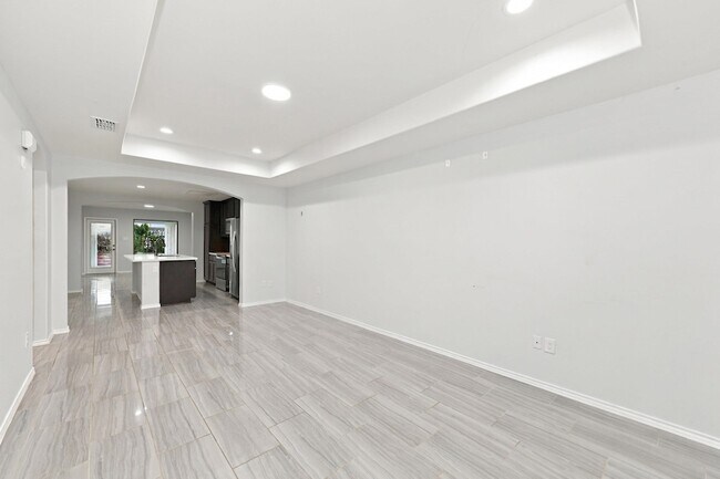Foto del edificio - 9919 Rosary Ln