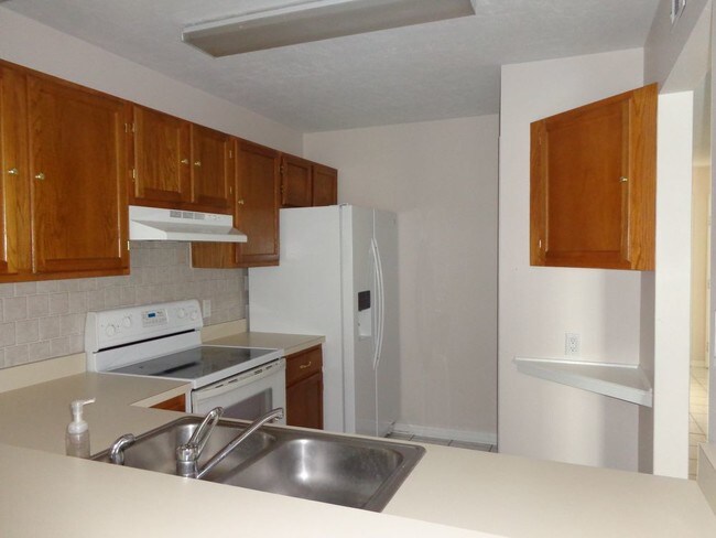 Foto del edificio - Cute 2/2 in Mill Pond PENDING LEASE