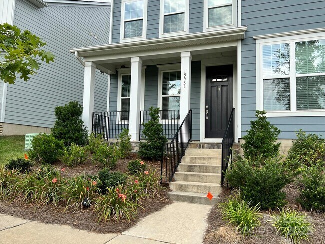 Foto del edificio - 15531 Laverack Ln