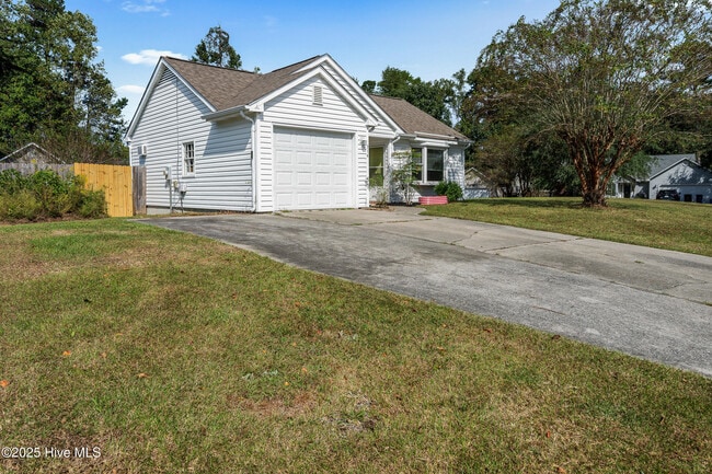 Building Photo - 314 Pebble Ln