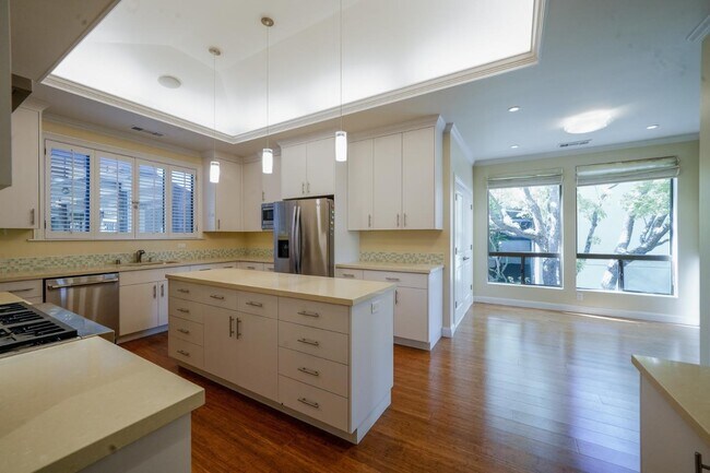 Building Photo - 32 Mansion Ct