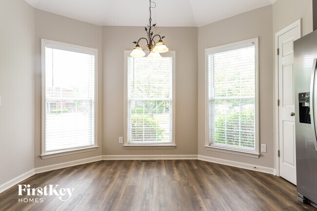 Foto del edificio - 4416 Spring Cove Dr
