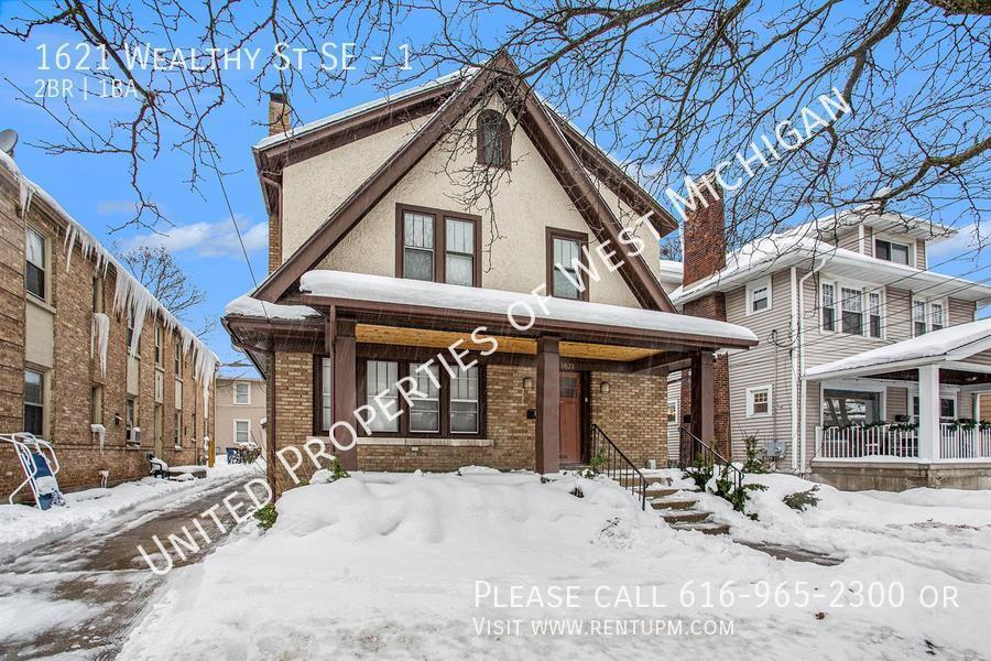 1621 Wealthy St SE Unit 1, East Grand Rapids, MI 49506 Room for Rent