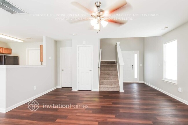 Foto del edificio - 8346 Wallace Glen Dr