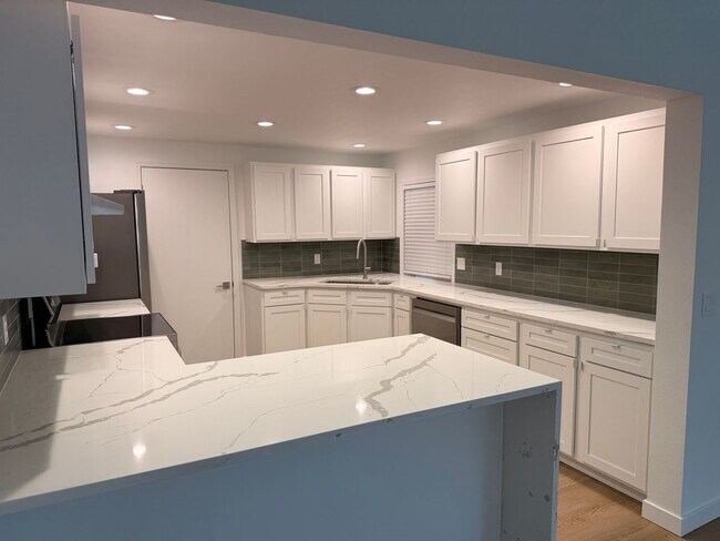 Building Photo - K14111 A &amp; B