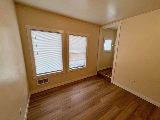 Foto del edificio - WESTLING RAINIER AVE S