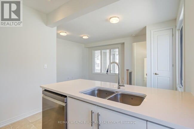 Building Photo - 1 Kings Hill Dr