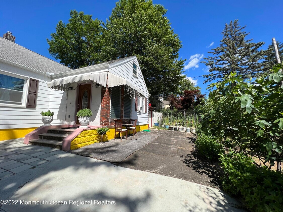 304 Milltown Rd, East Brunswick, NJ 08816 House for Rent in East