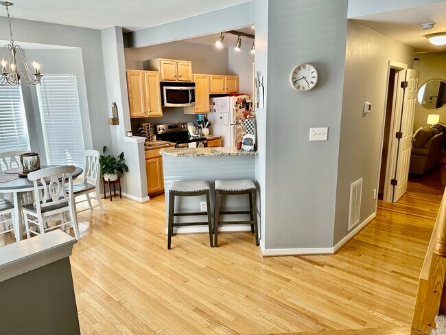 Foto del edificio - 8724 Springwater Dr
