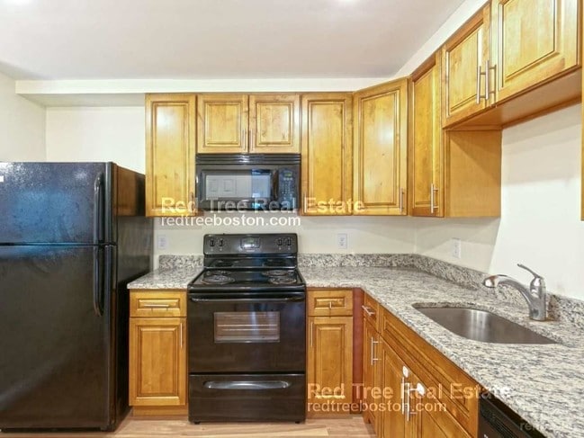 Building Photo - 757 Highland Ave