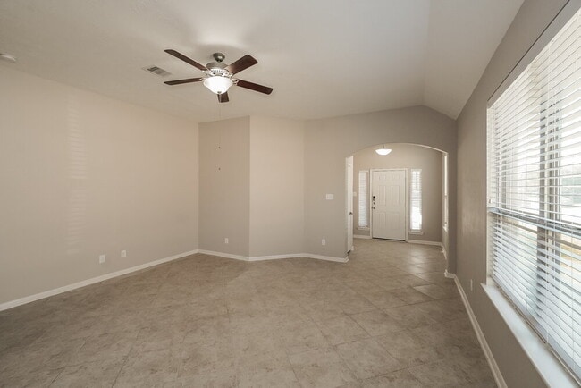 Building Photo - 20762 Rainmead Dr