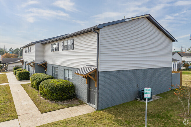 Building Photo - Windsor Village Apartments