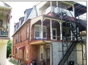 Building Photo - 111 Windsor St