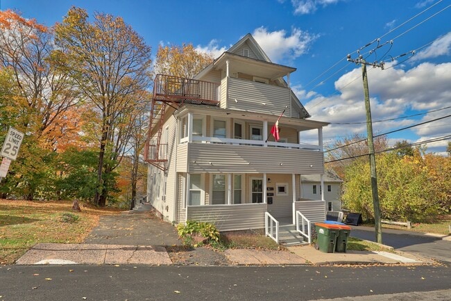 Building Photo - 90 Hillside Ave
