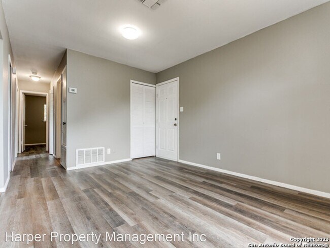 Foto del edificio - 3 br, 1 bath House - 6532 Montgomery Dr