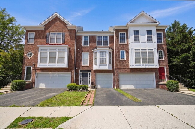 Photo - 25203 Dunvegan Square (Chantilly, VA) House