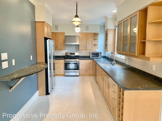 Building Photo - 3 br, 2.5 bath House - 19 Carmel Street