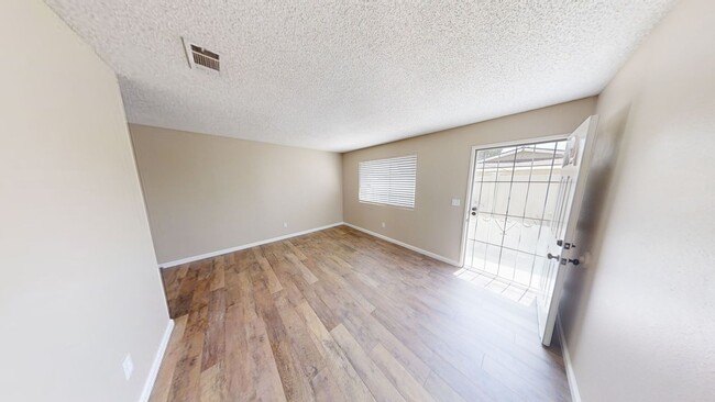 Foto del edificio - Ross Place Apartments - DNM