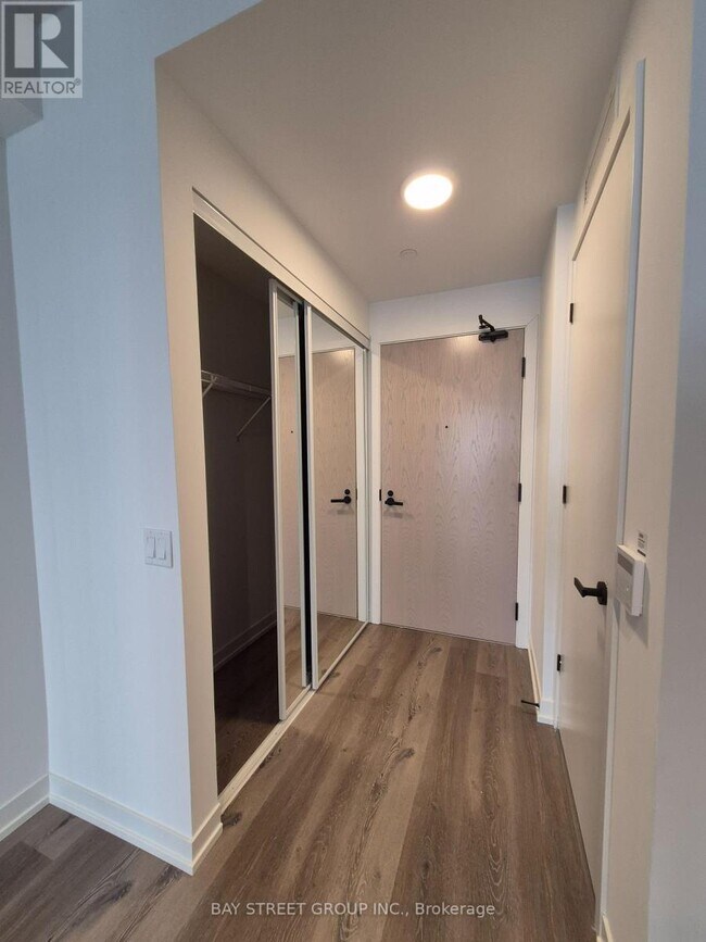 Photo du bâtiment - 28 Interchange Wy