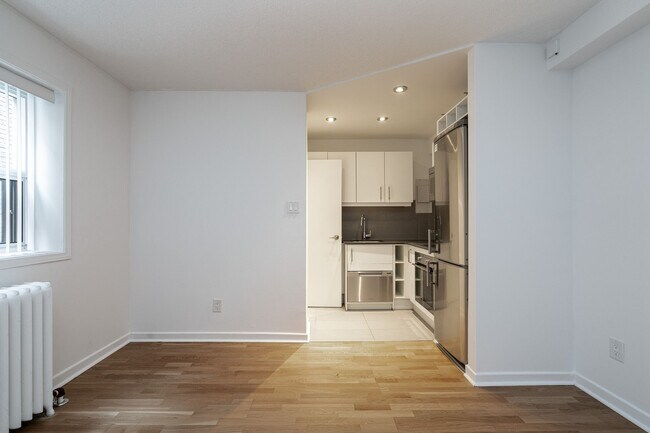Building Photo - 56 Maitland Street